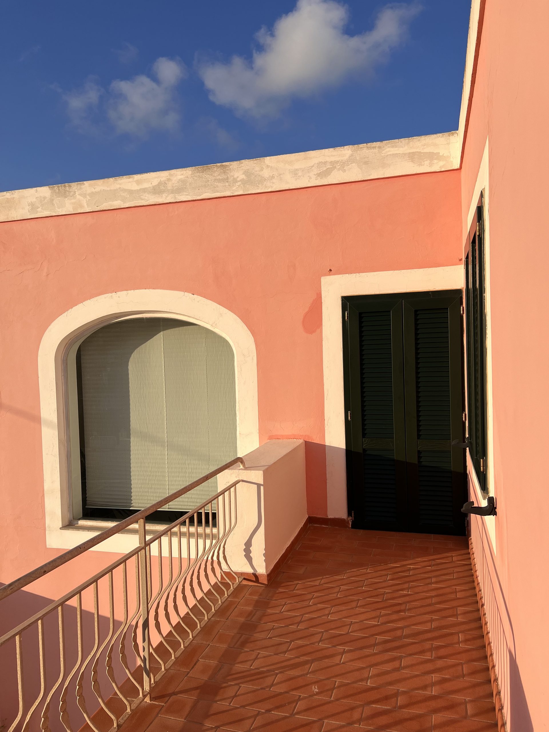 Facciata rosa La Maison Fiorita
